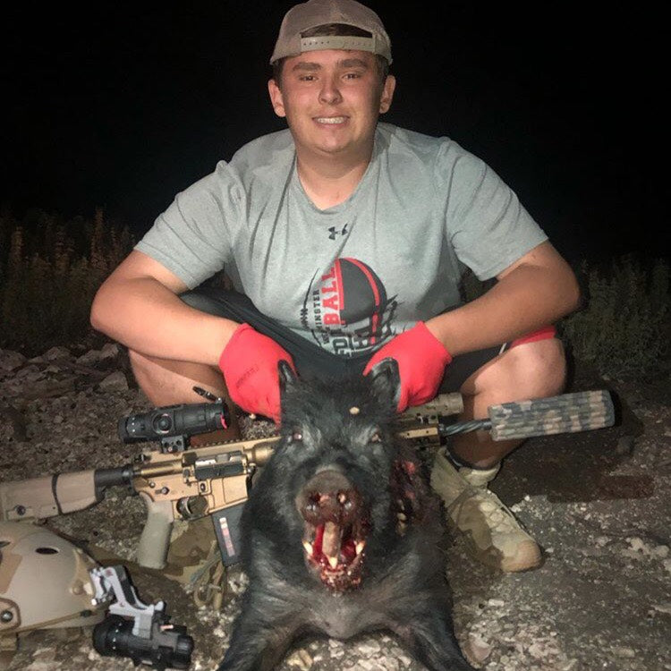 J.P. Hall Shoots Nice Hog - TLO Outdoors