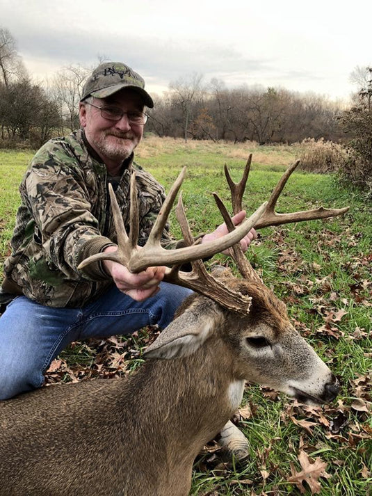 Art Duttry Shoots 12-Point Buck - TLO Outdoors