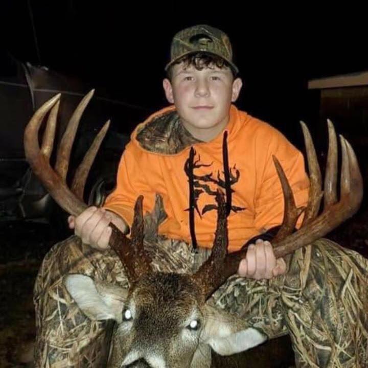 Logan Collins Takes Down Huge Buck - TLO Outdoors