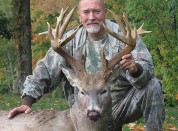 Mark Guinther Shoots a Monster Buck