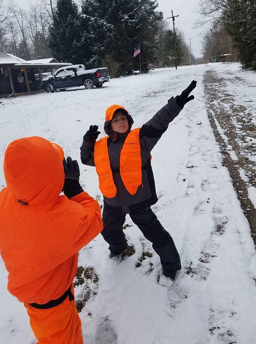Kids Who Love Hunting - Strike A Pose!